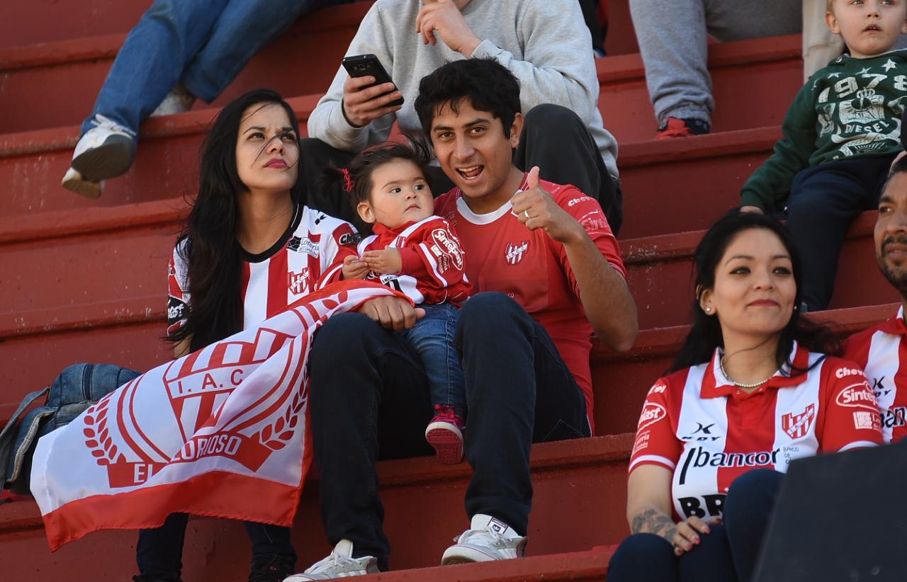 La Gloria abrió el campeonato en casa. Foto: Lucio Casalla / ElDoce.tv.