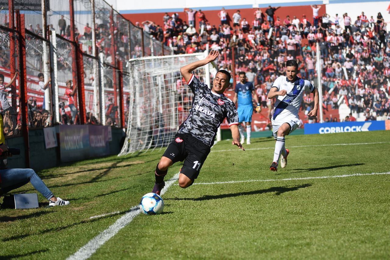 La Gloria abrió el campeonato en casa. Foto: Lucio Casalla / ElDoce.tv.