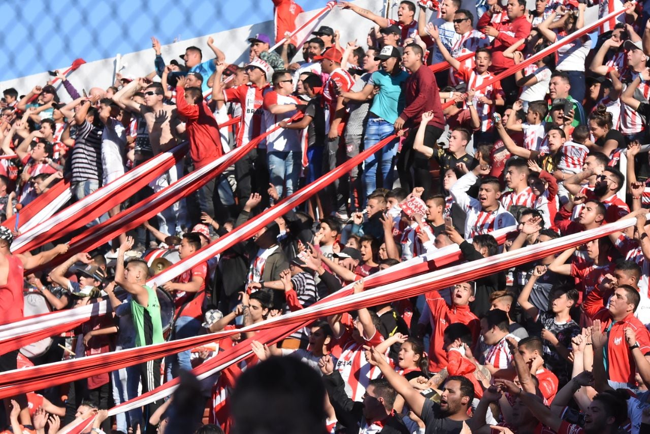 La Gloria abrió el campeonato en casa. Foto: Lucio Casalla / ElDoce.tv.