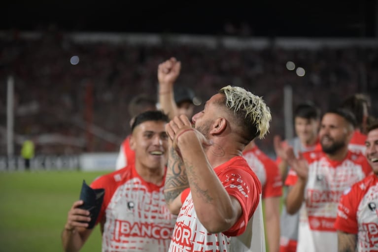 La Gloria es un carnaval y pasó a la final del reducido. Foto: Lucio Casalla/El Doce.