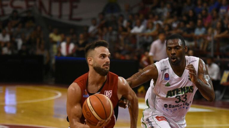 La Gloria le dio una paliza al Griego en el Ángel Sandrín. Foto: Lucio Casalla / ElDoce.tv