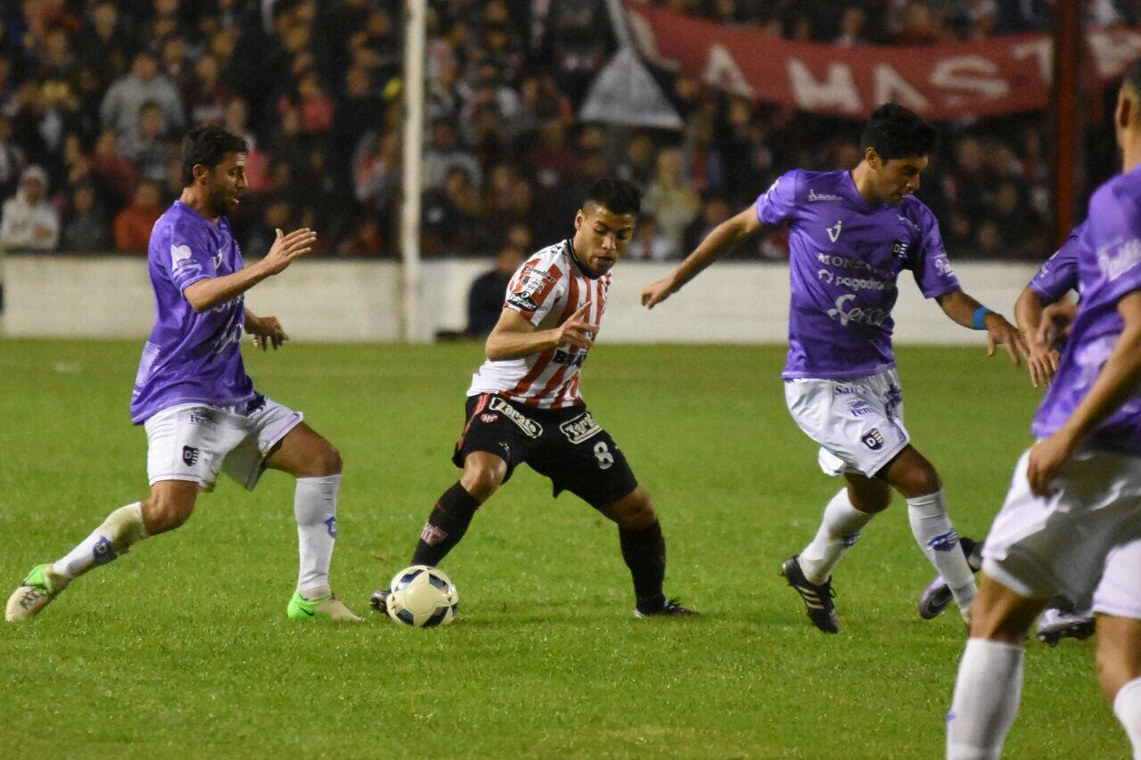 La Gloria no logró meter dos victorias al hilo como local y terminó 1-1. Foto: Lucio Casalla / ElDoce.tv.