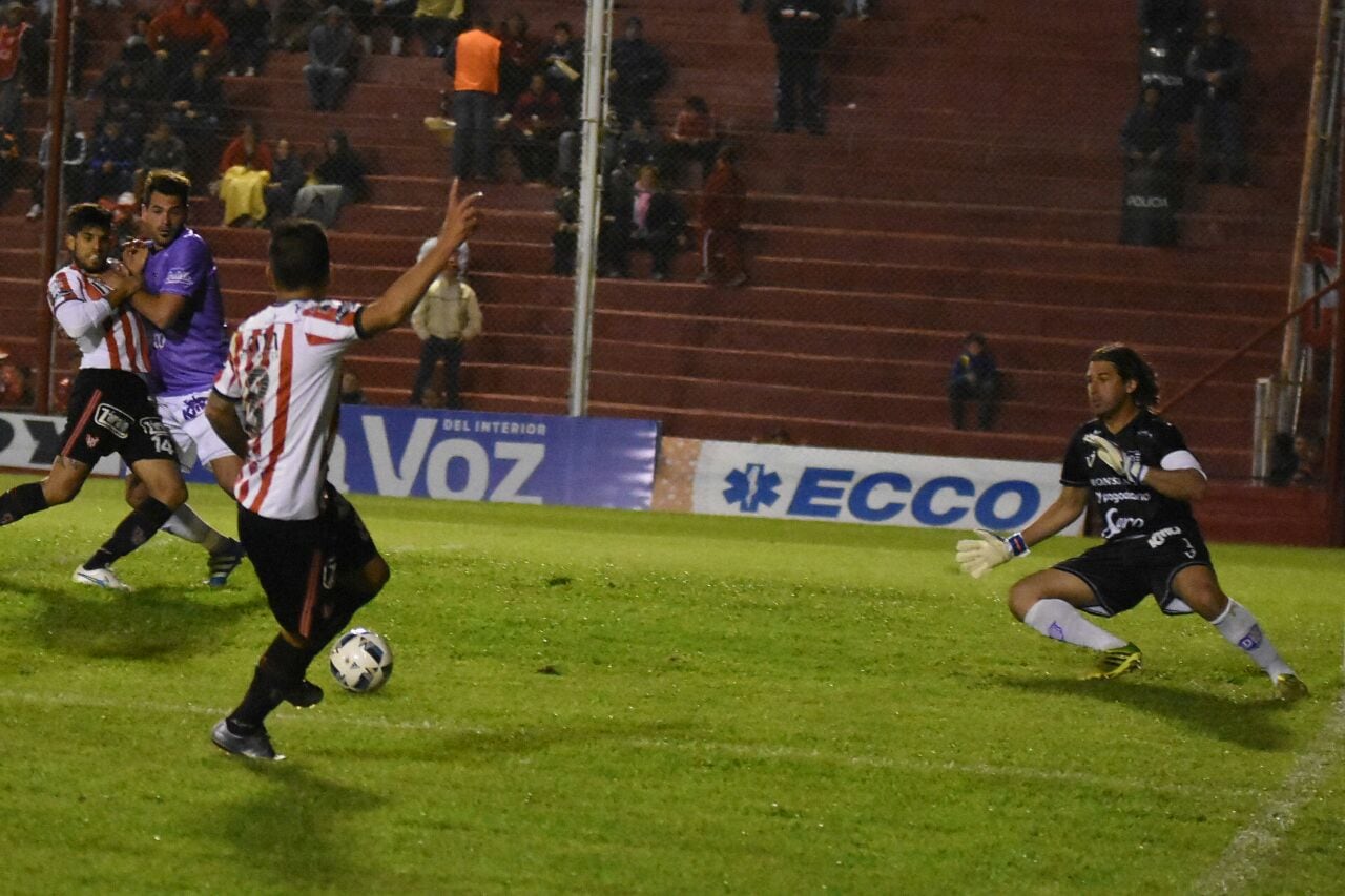 La Gloria no logró meter dos victorias al hilo como local y terminó 1-1. Foto: Lucio Casalla / ElDoce.tv.