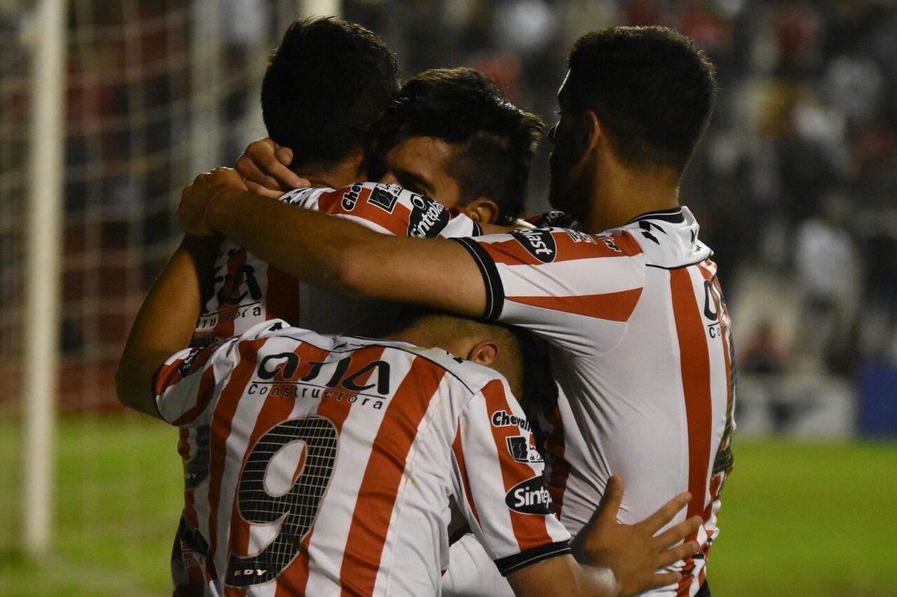 La Gloria no logró meter dos victorias al hilo como local y terminó 1-1. Foto: Lucio Casalla / ElDoce.tv.