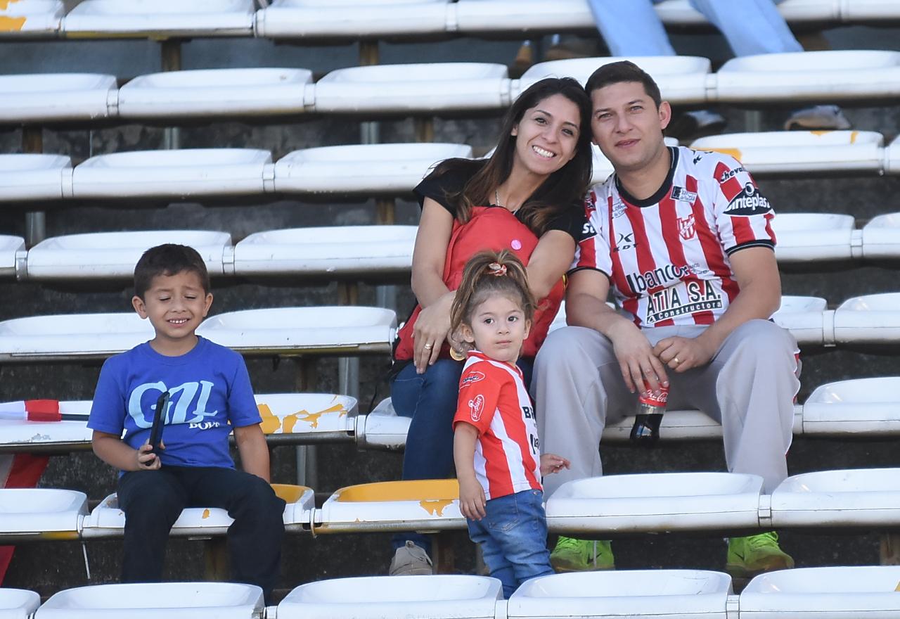 La Gloria volvió a jugar ante su gente. Foto: Lucio Casalla / ElDoce.tv.