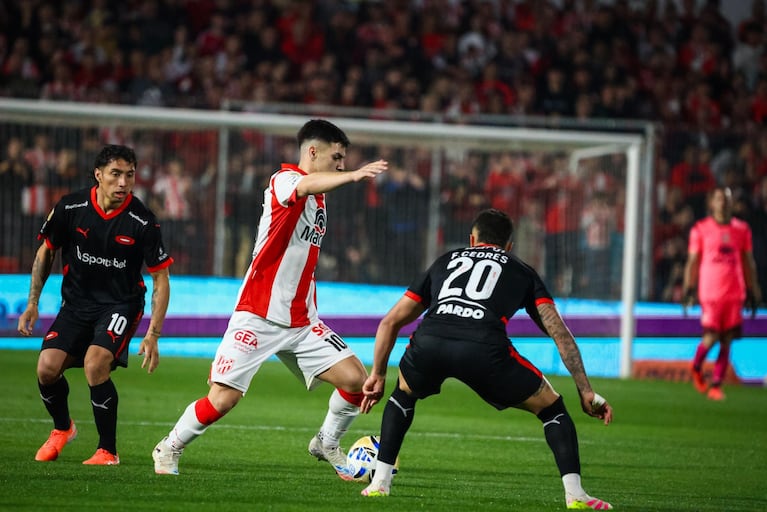 La Gloria vs Independiente en el Monumental de Alta Córdoba.