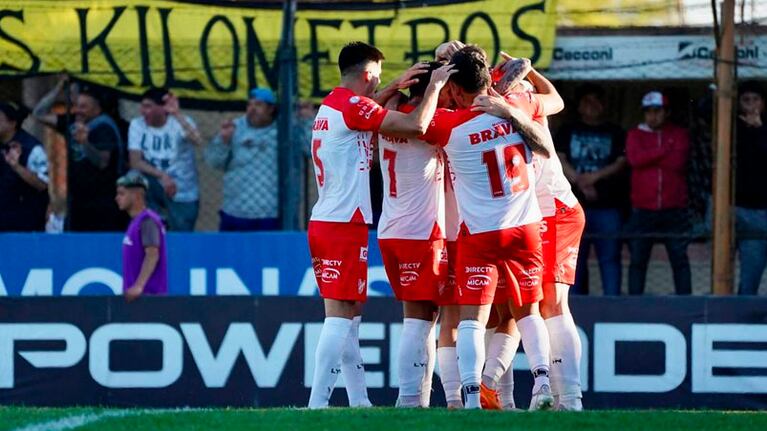 La Gloria y un triunfo clave para seguir prendido bien arriba. Foto: Prensa Instituto.