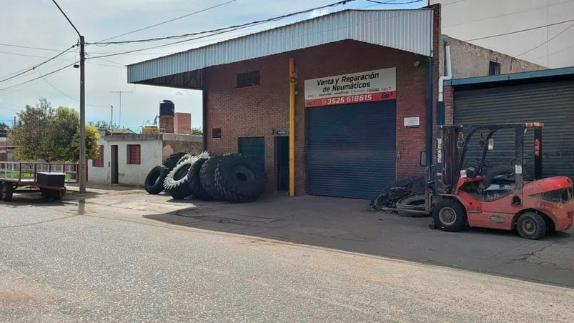 La gomería donde sucedió el accidente.