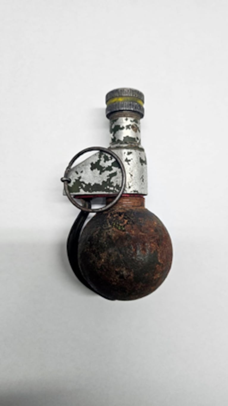 La granada secuestrada en el procedimiento policial.