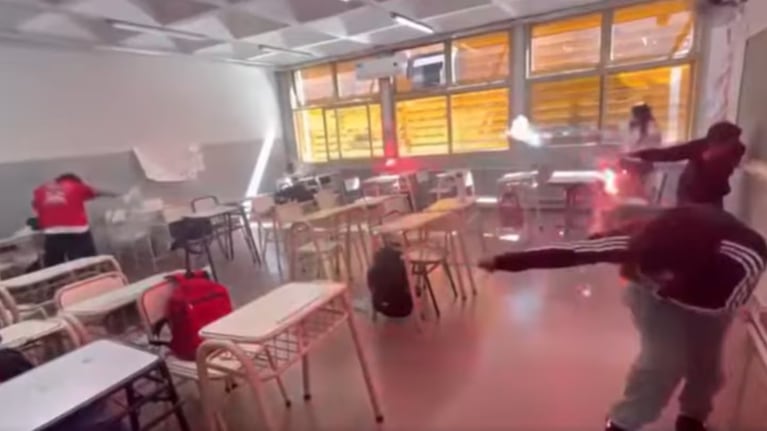 La "guerra de bengalas" ocurrió en una escuela de Catamarca.