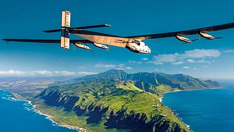 La hazaña del avión solar que intenta dar la vuelta al mundo