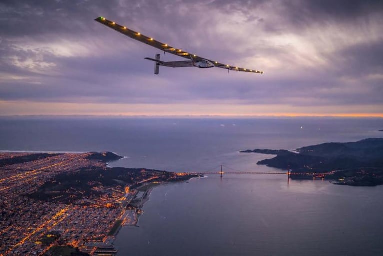 La hazaña del avión solar que intenta dar la vuelta al mundo