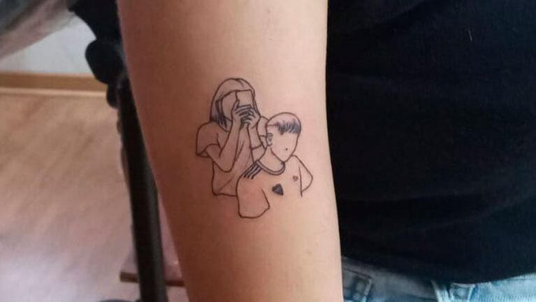 La hermana de Agustín Ávila se tatuó la foto que se sacaron juntos antes del crimen