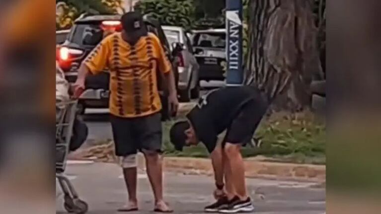 La hija del hombre grabó el momento.
