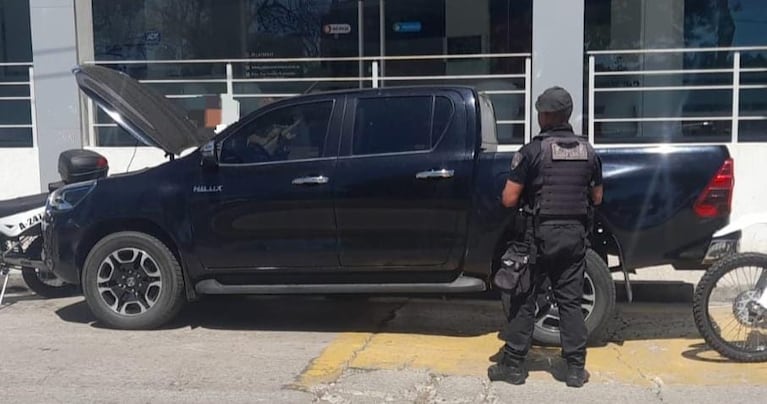 La Hilux estaba estacionada en pleno centro de Carlos Paz.