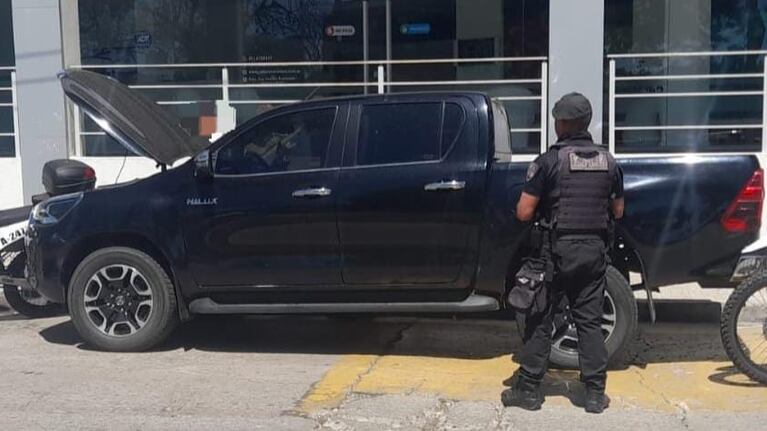 La Hilux estaba estacionada en pleno centro de Carlos Paz.