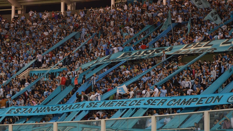 La hinchada de Belgrano alentó todo el partido.  Foto: Lucio Casalla / El Doce.tv.