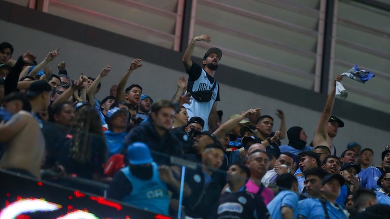 La hinchada de Belgrano ante Paranaense.