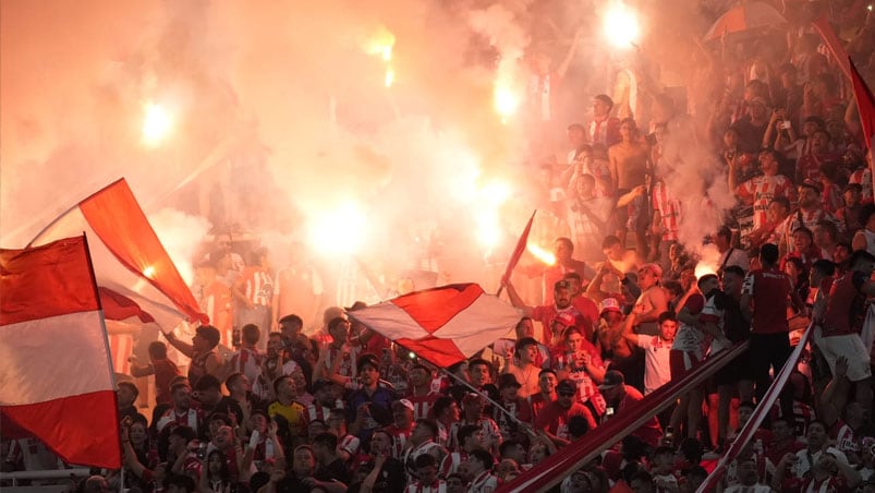 La hinchada de Instituto se hizo sentir en el Kempes. Foto: Lucio Casalla / El Doce.