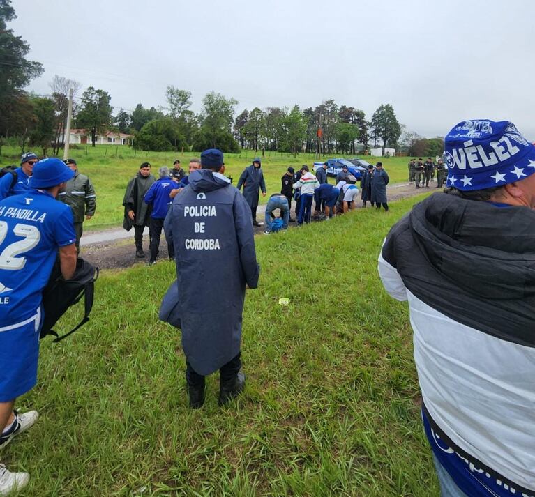 La hinchada de Vélez fue requisada.