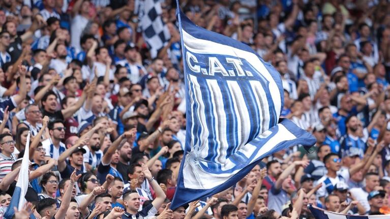 La hinchada espera por el regreso del fútbol.
