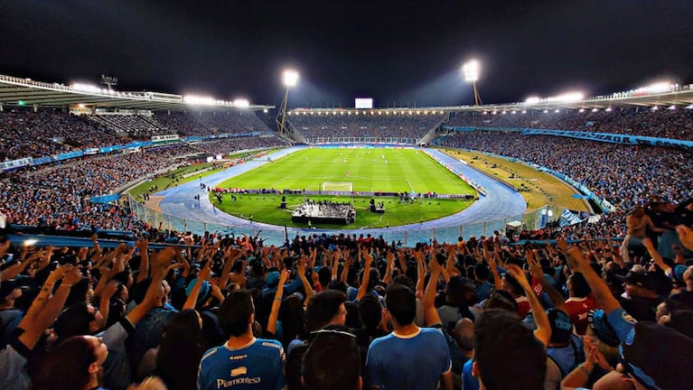 La hinchada pirata dirá presente una vez más en el Kempes.