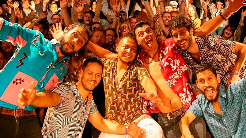 La historia de Yerba mala, la banda que apostó por hacer cuarteto en las calles de París