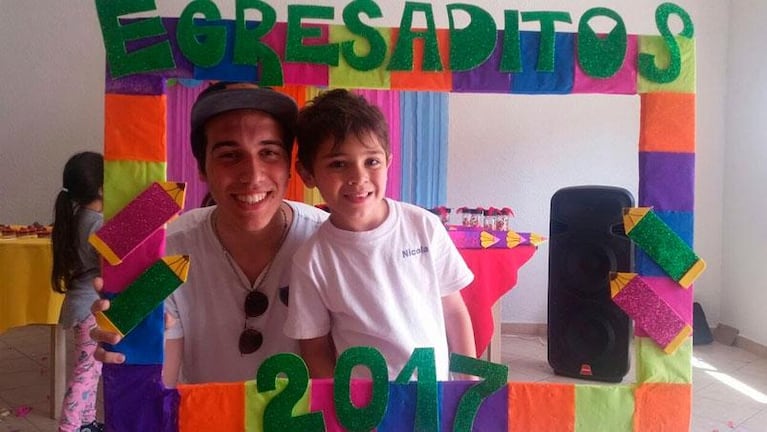 La historia del joven que creó una “poción mágica contra el bullying” para ayudar a su hermanito