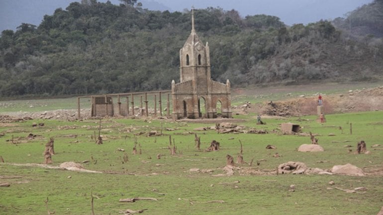 La iglesia del pueblo resurgió tras la sequía. Foto: Gobernación de Táchira