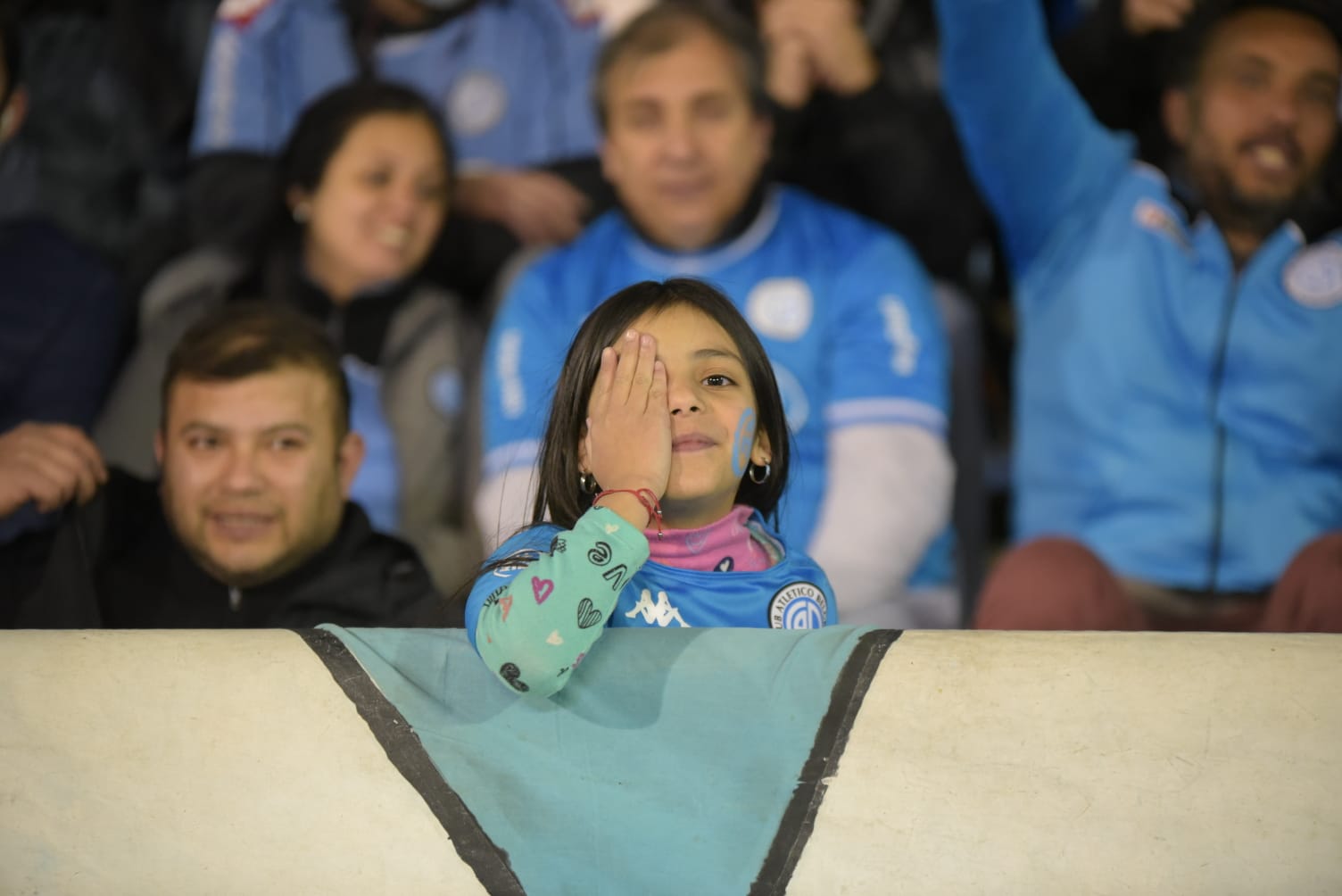 La ilusión de los hinchas piratas en el Gigante. Fotos: Lucio Casalla/ElDoce.