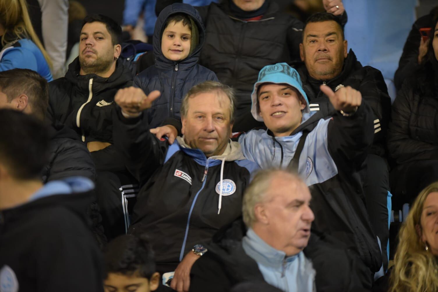 La ilusión de los hinchas piratas en el Gigante. Fotos: Lucio Casalla/ElDoce.