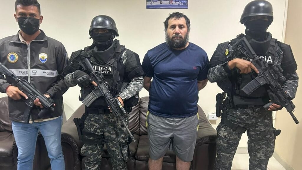 La imagen de la recaptura de Macías en Manta, Ecuador.