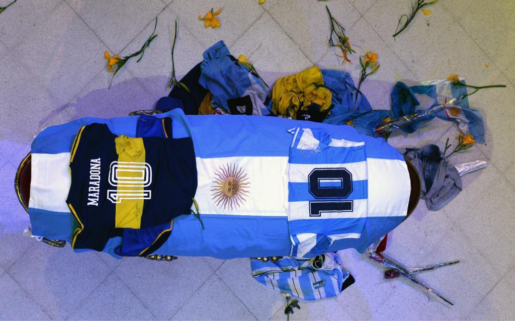 La imagen que más duele: Maradona es velado en Casa Rosada.