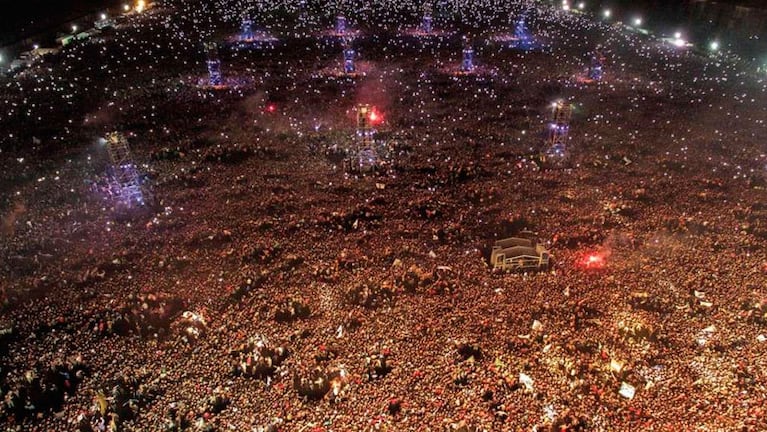La impactante imagen aérea de la multitud que colapsó el predio de Olavarría.