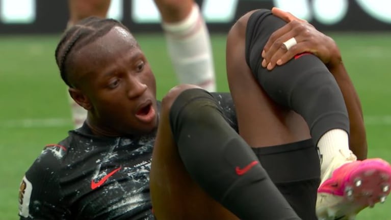 La impactante lesión de Koné ante Qatar (Captura D Sports).