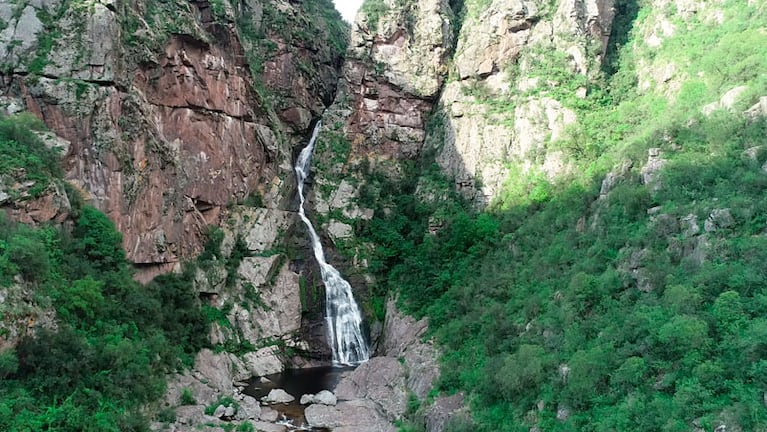 La imponente vista, desde el aire, de la cascada. / Foto: ElDoce.tv