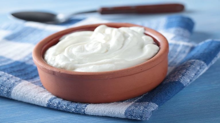 La importancia del yogur en la alimentación para aumentar los nutrientes y el calcio. 