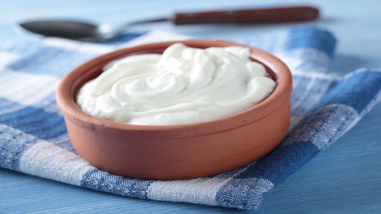La importancia del yogur en la alimentación para aumentar los nutrientes y el calcio.