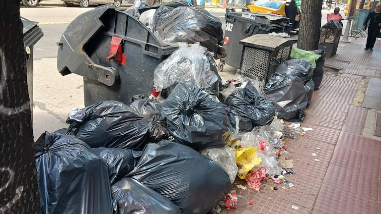 La indignación de una comerciante por la mugre en pleno centro: la triste postal