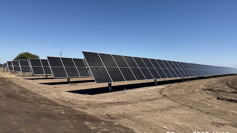 La instalación de paneles avanza.