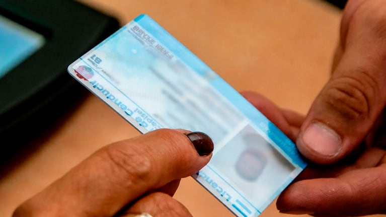 La investigación es por irregularidades en la emisión de carnets de conducir. Foto: imagen ilustrativa.