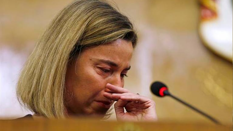 La italiana Federica Mogherini no pudo aguantar el llanto. 