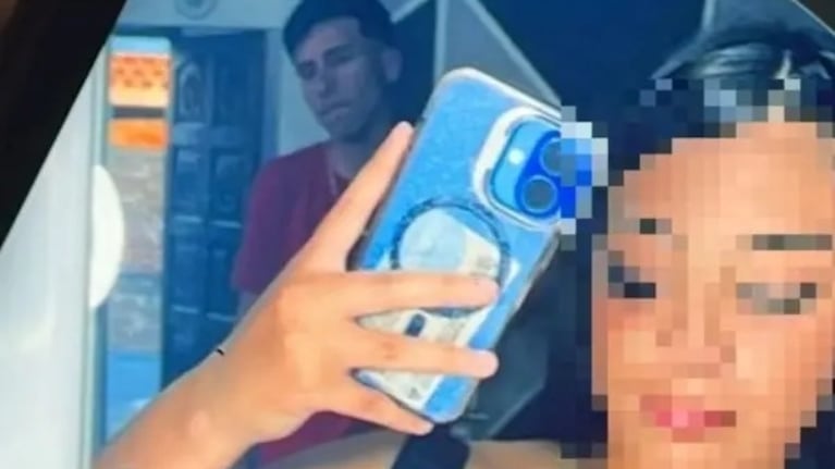 La joven afirmó que su pareja había tenido un accidente con las rejas.