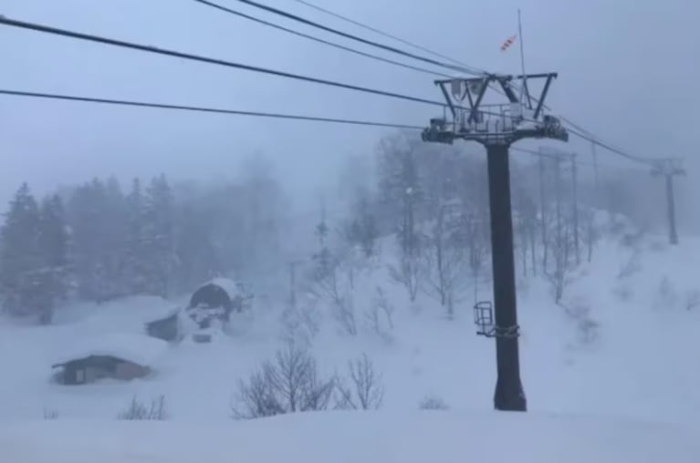 La joven de 22 años murió tras engancharse su mochila en la telesilla.