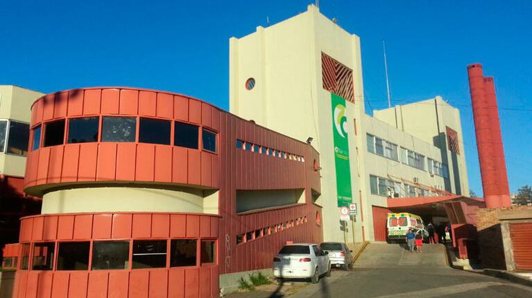 La joven de 23 años se recupera lentamente en el Hospital de Urgencias.