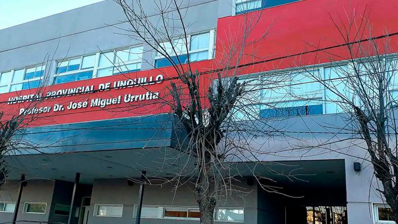 La joven está internada en el Hospital de Unquillo. 