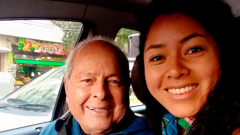 La joven jujeña con el taxista.