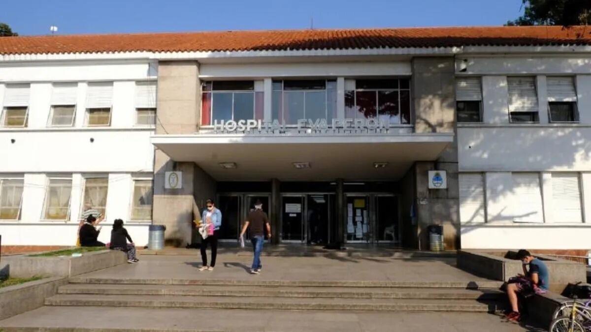 La joven permanece internada en grave estado en un hospital de Baigorria.