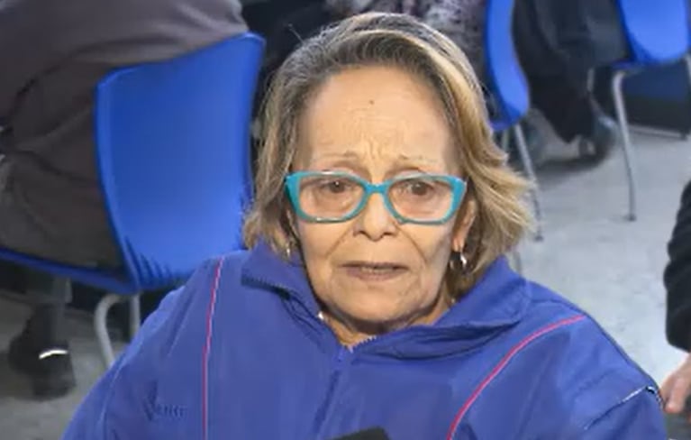 La jubilada espera una prótesis desde 2020.