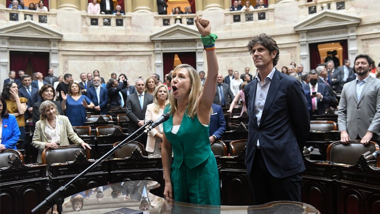 La jura de Myriam Bregman.